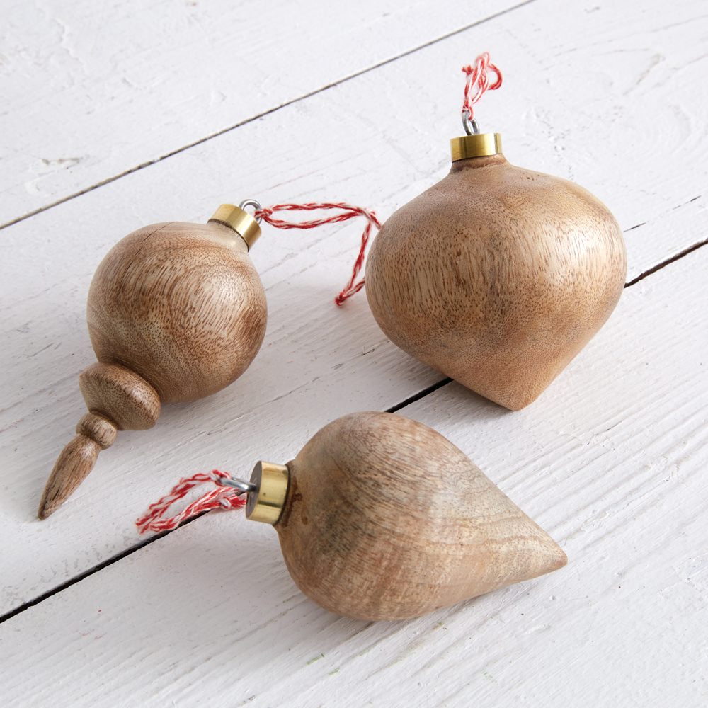 Turned wooden ornaments to clock TL025 